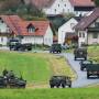 militaerfahrzeugeinderoberpfalz_dpa_arminweigel_2012.jpeg